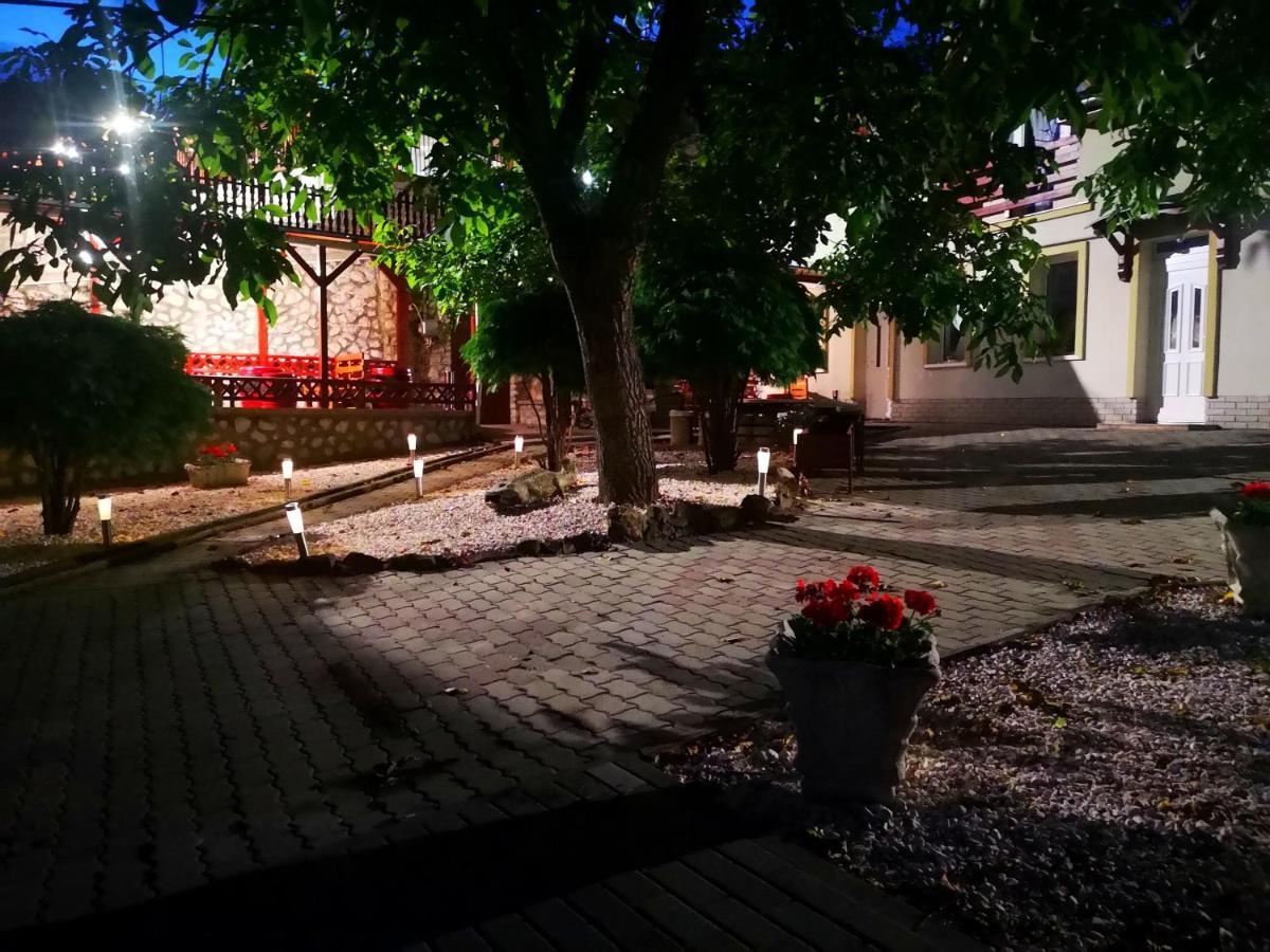 Zoeld Sziget Wellness Egerszalók Exterior foto